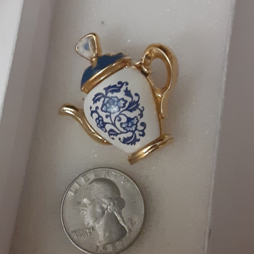 Vintage teapot brooch